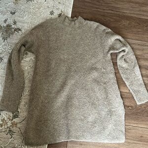 Old navy sweater